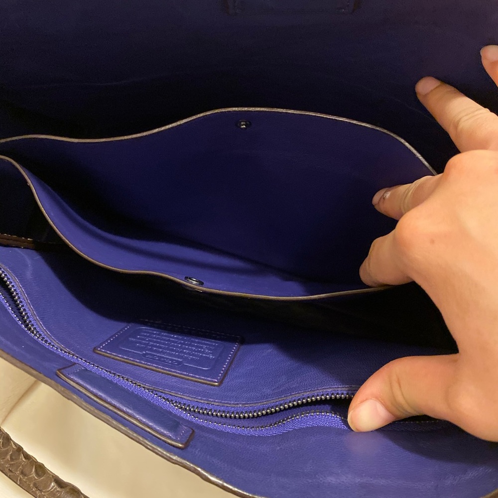Handbag - Picture 3 of 7